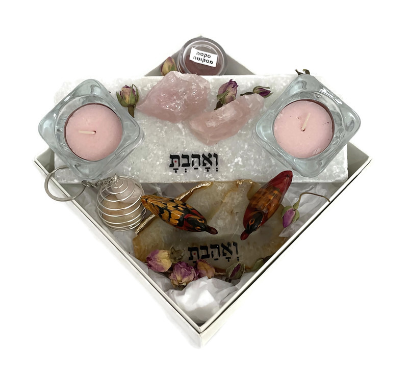 מארז ניקול להעצמת תדר האהבה בחייכם מארז ניקול להעצמת תדר האהבה בחייכם