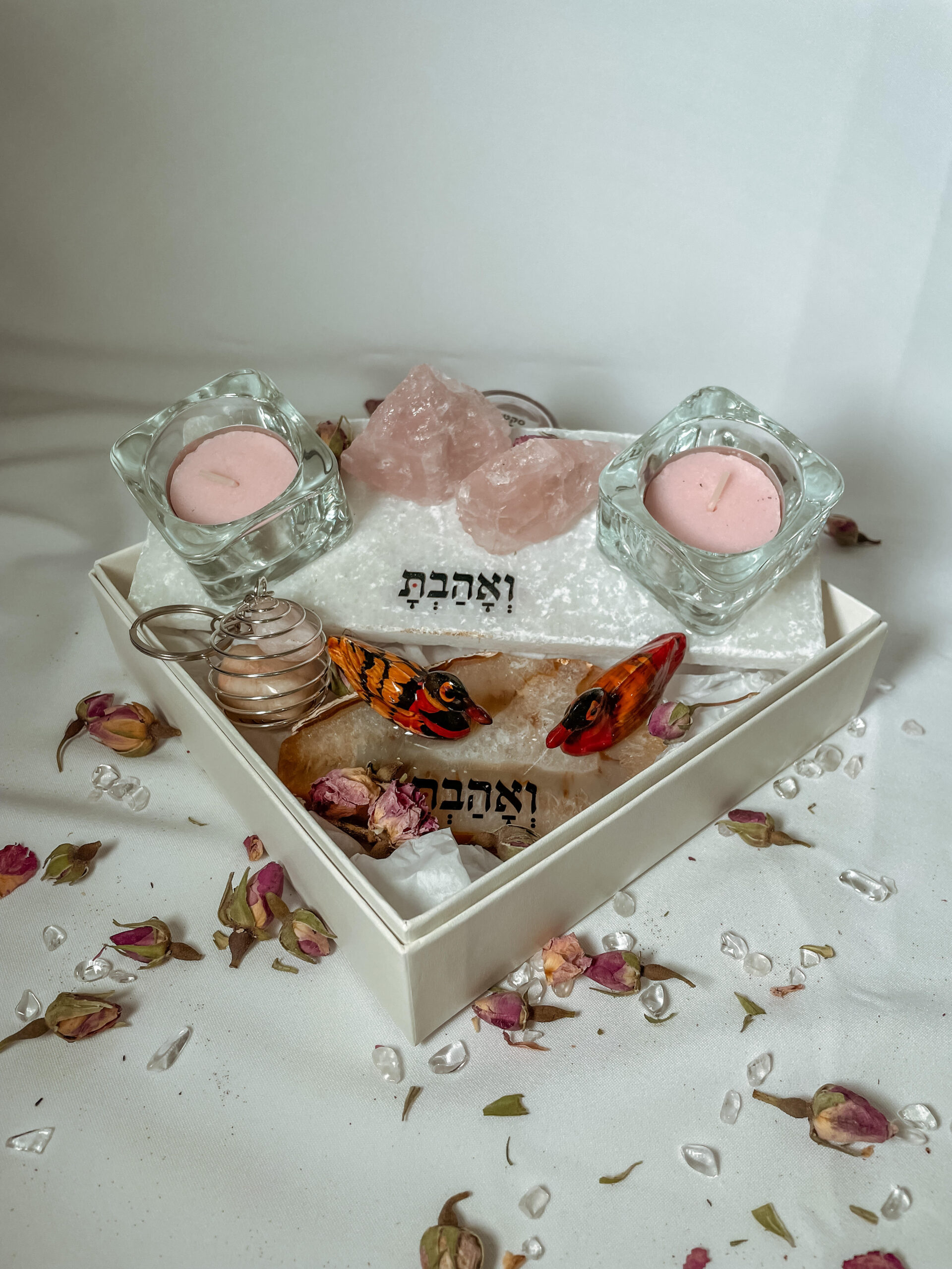 מארז ניקול להעצמת תדר האהבה בחייכם מארז ניקול להעצמת תדר האהבה בחייכם