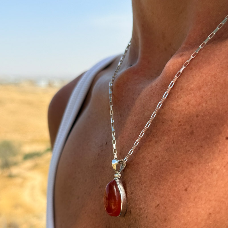 תליון קרנליאן טיפה - נביעה תליון קרנליאן טיפה - נביעה