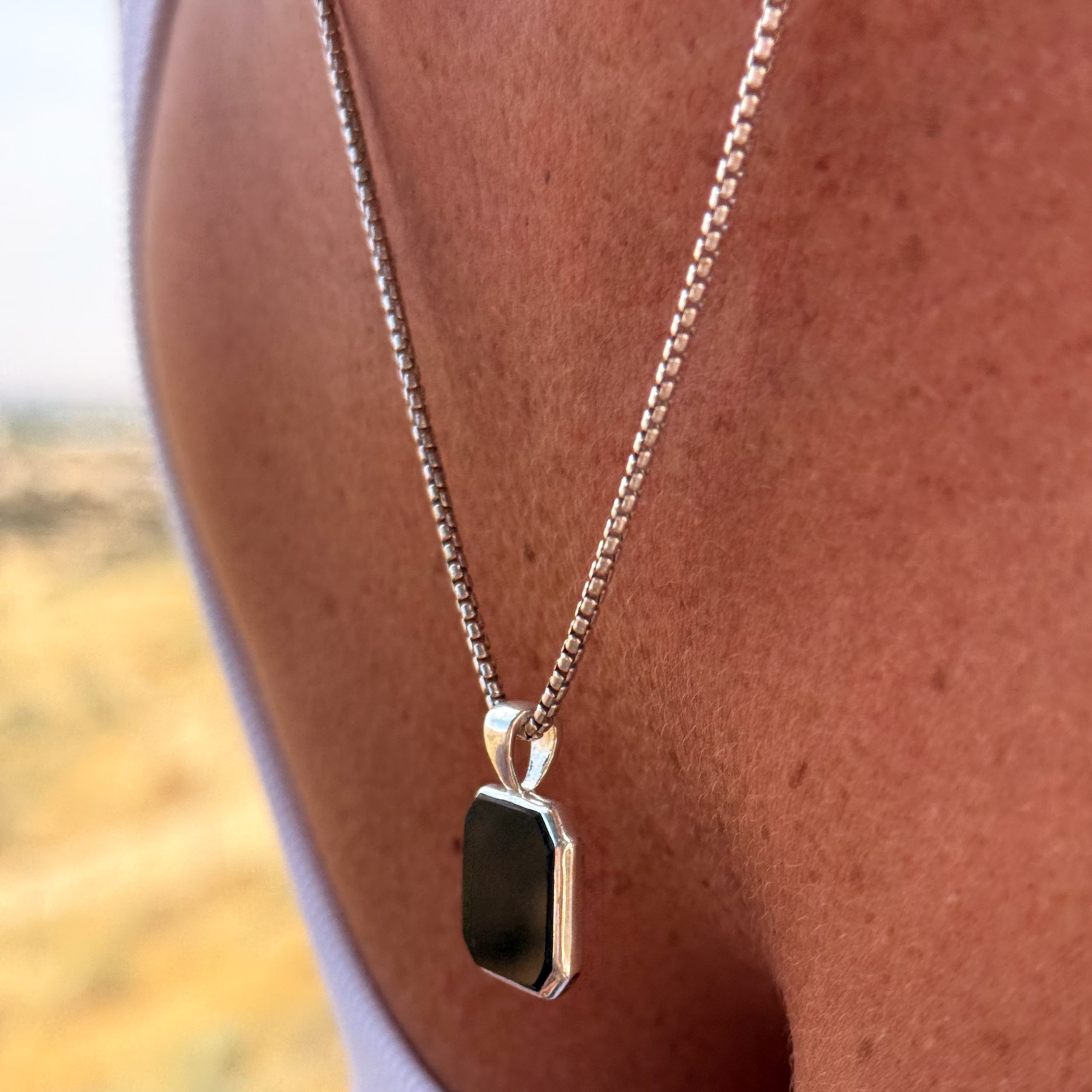 תליון אוניקס ריבוע - תדרים תליון אוניקס ריבוע - תדרים