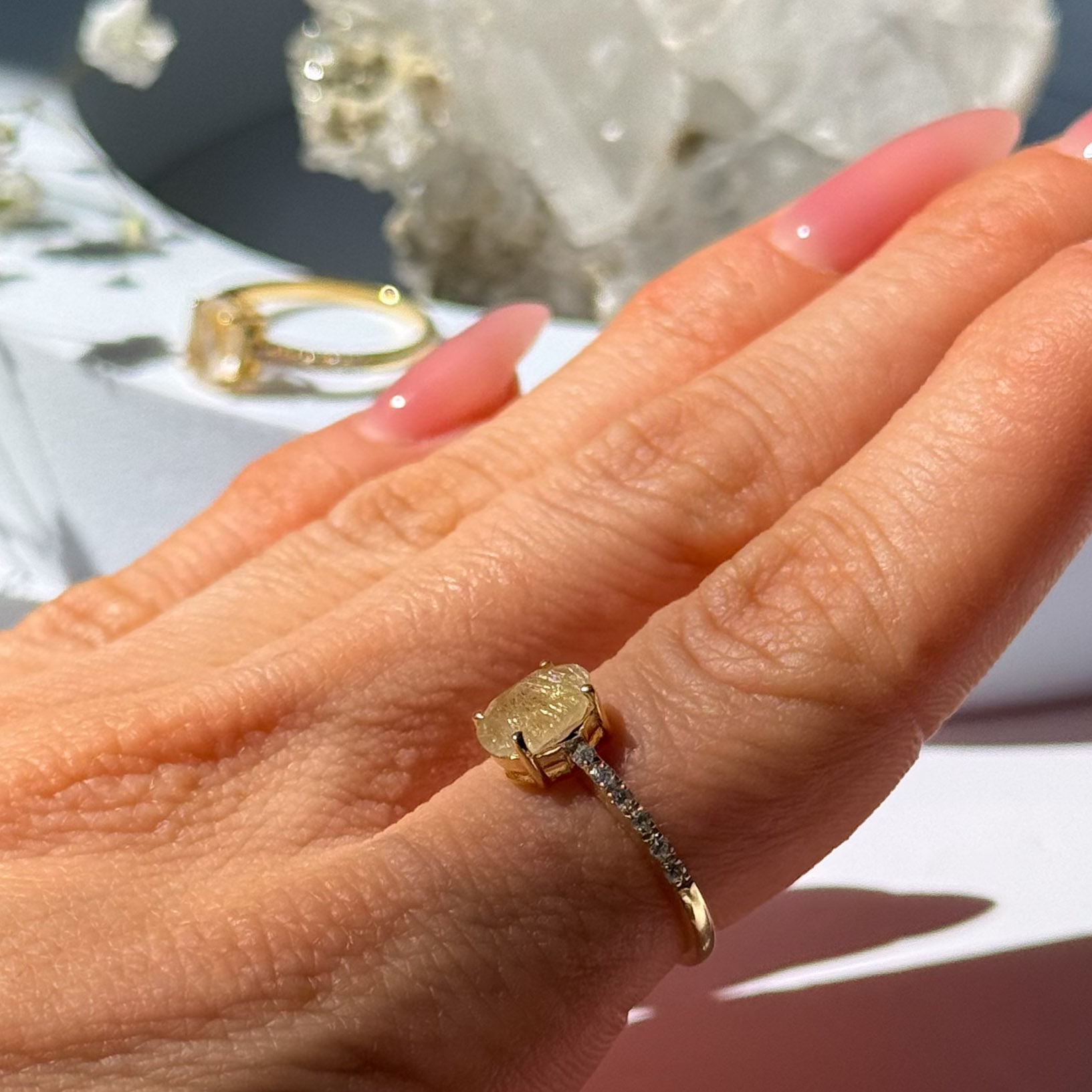 טבעת רוטילייטד קוורץ אובל - Diana טבעת רוטילייטד קוורץ אובל - Diana